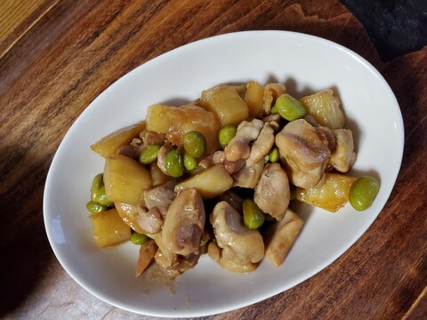 じゃがいもと鶏と枝豆の甘辛炒め